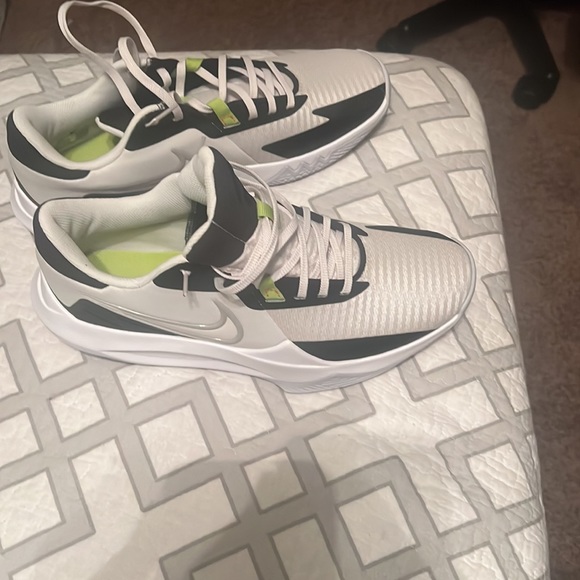 Nike precision 6 basketball shoes - Picture 2 of 5